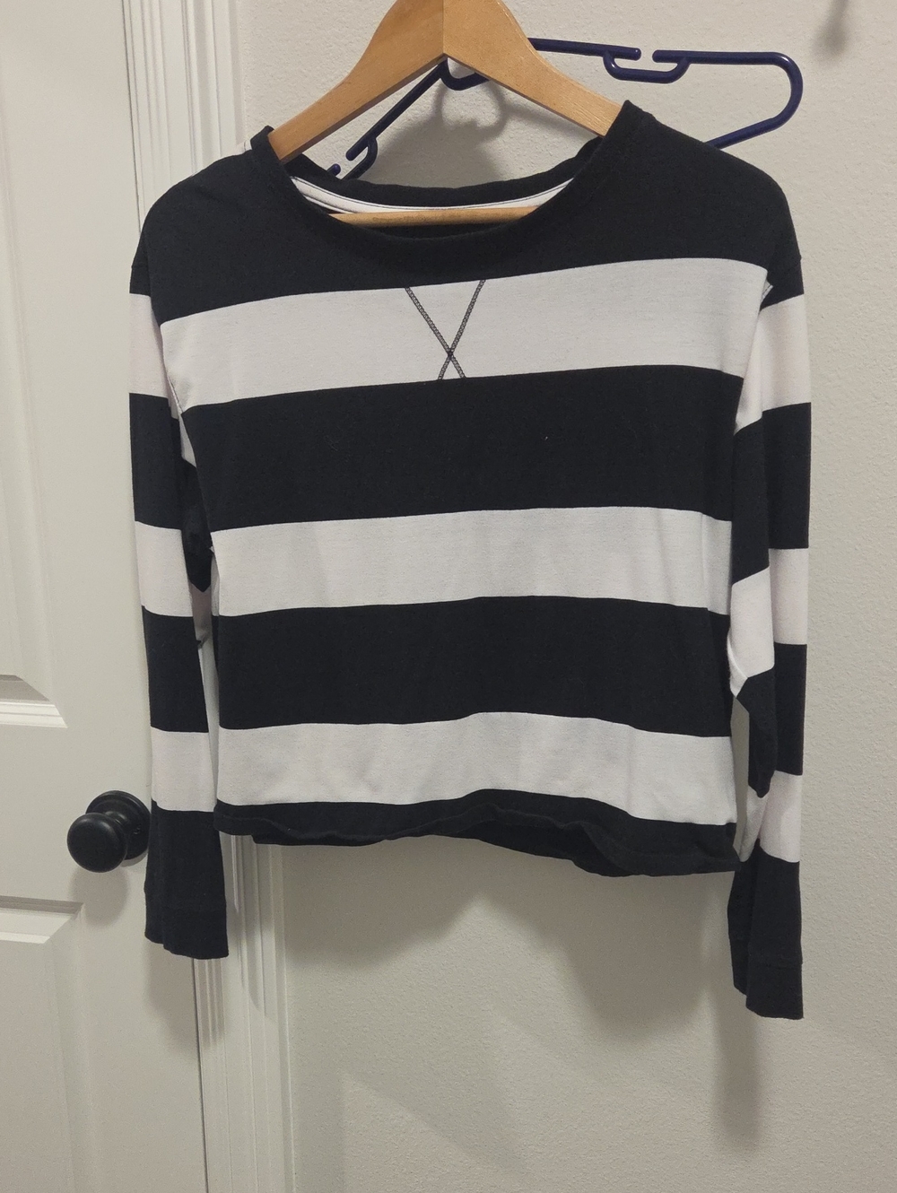 Women's Black & White Striped Long Sleeve Top Crop